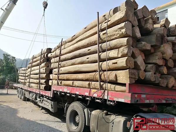 致遠(yuǎn)家具工廠原材料儲備充足 致遠(yuǎn)家具工廠原材料儲備充足