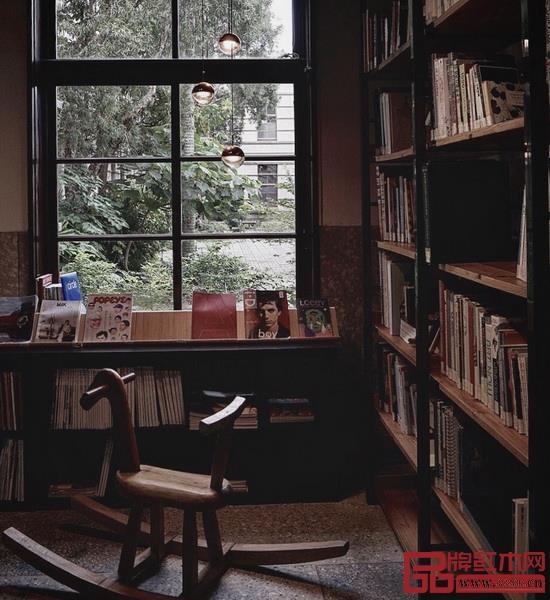 華山文創(chuàng)園給每一位夢想家實(shí)現(xiàn)天馬行空的創(chuàng)意提供了場所 華山文創(chuàng)園給每一位夢想家實(shí)現(xiàn)天馬行空的創(chuàng)意提供了場所