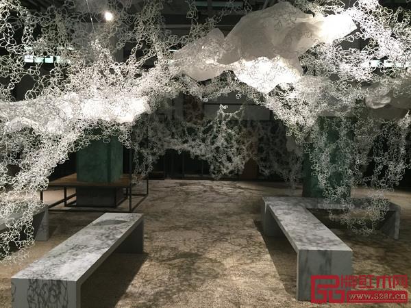 臺(tái)北華山文創(chuàng)燈飾展示(由日本設(shè)計(jì)師創(chuàng)意設(shè)計(jì)) 王佳/攝 臺(tái)北華山文創(chuàng)燈飾展示(由日本設(shè)計(jì)師創(chuàng)意設(shè)計(jì)) 王佳/攝