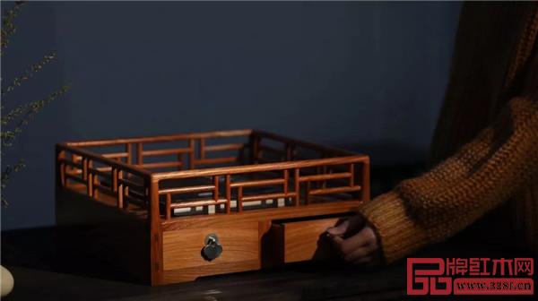 紅橋紅紅木 紅橋紅紅木