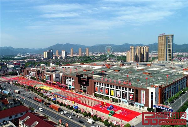 花園紅木家具城開業(yè)十周年慶典暨2020中國(guó)·花園紅木家具展銷會(huì)隆重舉行.jpg 花園紅木家具城開業(yè)十周年慶典暨2020中國(guó)·花園紅木家具展銷會(huì)隆重舉行.jpg