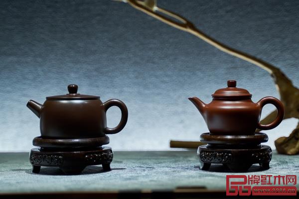  中國人講究“器以載道”，作為中國傳統(tǒng)文化和傳統(tǒng)藝術(shù)的載體之一，紫砂壺不僅材質(zhì)考究、工藝精巧，更重要的是體現(xiàn)“天人合一”的思想(泰和園供圖)