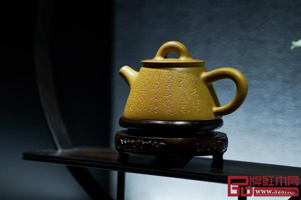  “滾滾長江東逝水……”詩詞賦予紫砂壺濃濃的詩意和禪意(泰和園供圖)