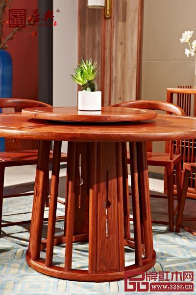 轉(zhuǎn)盤用料厚實穩(wěn)重,順滑牢固 轉(zhuǎn)盤用料厚實穩(wěn)重,順滑牢固