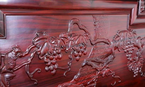 盤谷紅木家具工藝成熟，雕花精美