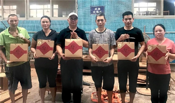 森木家具情意滿中秋，月餅+祝福送給每一位森木人