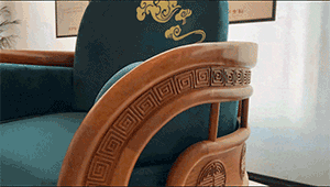 《風(fēng)云椅》以“圓”和“弧”為設(shè)計主題，體現(xiàn)中國傳統(tǒng)的“天圓地方”哲學(xué)思想