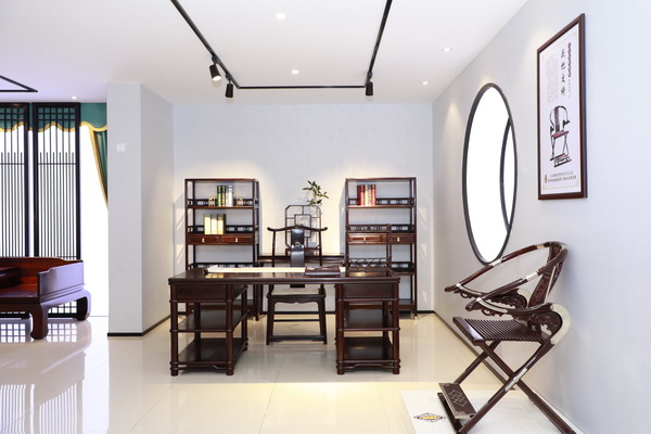 御乾堂紅木榮獲“2020年度東陽(yáng)市木雕紅木家具骨干企業(yè)”