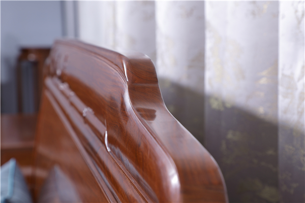 3、沙發(fā)靠背高低起伏,極具層次感.JPG 3、沙發(fā)靠背高低起伏,極具層次感.JPG