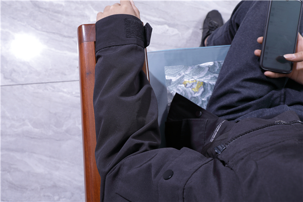 5、沙發(fā)扶手寬大更舒適.JPG 5、沙發(fā)扶手寬大更舒適.JPG