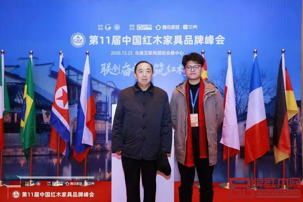 微凹傳奇總經(jīng)理金谷豐(右)與國務(wù)院參事室特邀研究員,國家人社部原黨組副書記、副部長,中國勞動學(xué)會會長楊志明(左)合影留念 微凹傳奇總經(jīng)理金谷豐(右)與國務(wù)院參事室特邀研究員,國家人社部原黨組副書記、副部長,中國勞動學(xué)會會長楊志明(左)合影留念