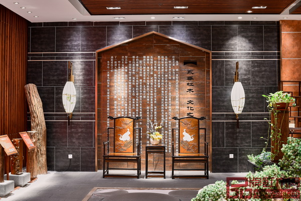 華行紅木企業(yè)文化墻記錄了全體華行紅木人堅守30年始終不改的“初心” 華行紅木企業(yè)文化墻記錄了全體華行紅木人堅守30年始終不改的“初心”