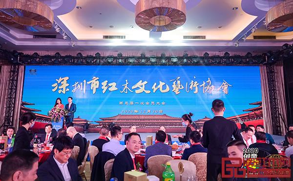 深圳市紅木文化藝術(shù)協(xié)會(huì)第三屆一次會(huì)員大會(huì)舉行 深圳市紅木文化藝術(shù)協(xié)會(huì)第三屆一次會(huì)員大會(huì)舉行