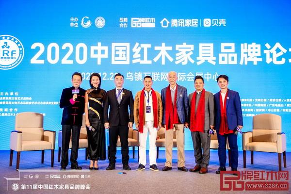 國壽紅木副董事長陳淦凡(右四)作為國壽紅木代表出席首屆中國藝術紅木家具名人堂見證儀式 國壽紅木副董事長陳淦凡(右四)作為國壽紅木代表出席首屆中國藝術紅木家具名人堂見證儀式