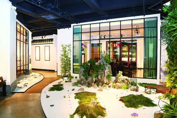 泰和園當(dāng)代中式生活藝術(shù)鑒賞中心,不僅藏有當(dāng)代君子系列家具臻品,還為創(chuàng)造更美好的中國(guó)家提供生活方式參考 泰和園當(dāng)代中式生活藝術(shù)鑒賞中心,不僅藏有當(dāng)代君子系列家具臻品,還為創(chuàng)造更美好的中國(guó)家提供生活方式參考