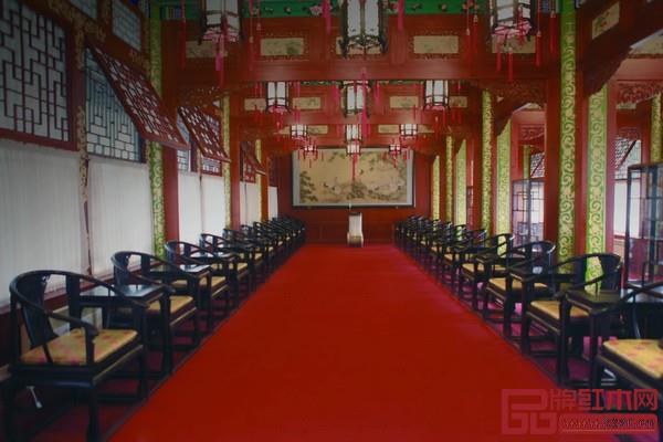 2014APEC會議,頤和園聽鸝館陳設(shè)太和木作精品紫檀皇宮椅 2014APEC會議,頤和園聽鸝館陳設(shè)太和木作精品紫檀皇宮椅