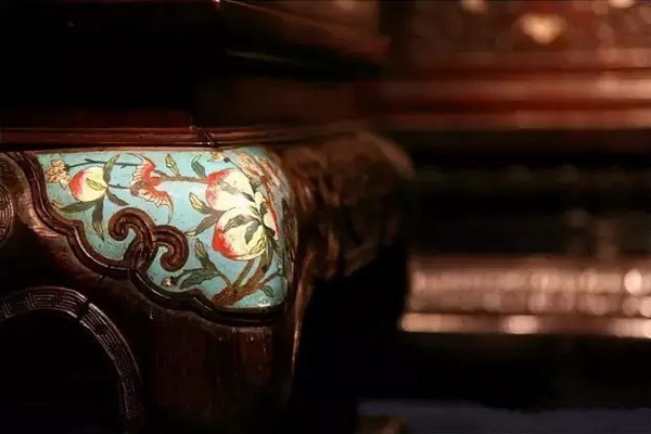 紅木家具上的植物紋樣，寄托吉祥寓意