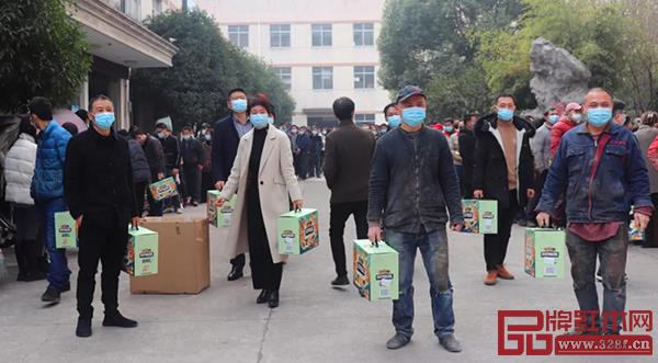 中信紅木為每位家人準(zhǔn)備了新春禮盒 中信紅木為每位家人準(zhǔn)備了新春禮盒