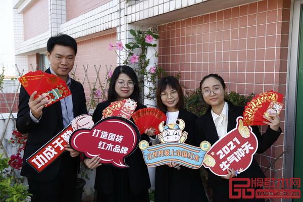 弘木傳媒設(shè)計(jì)部 弘木傳媒設(shè)計(jì)部