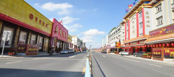 紅木家具名店街(大涌鎮(zhèn)供圖) 紅木家具名店街(大涌鎮(zhèn)供圖)