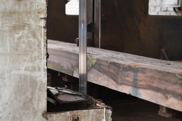 恒達(dá)木業(yè)·素創(chuàng)產(chǎn)品選料嚴(yán)格,全芯材、無白皮,產(chǎn)生極大損耗也在所不惜 恒達(dá)木業(yè)·素創(chuàng)產(chǎn)品選料嚴(yán)格,全芯材、無白皮,產(chǎn)生極大損耗也在所不惜