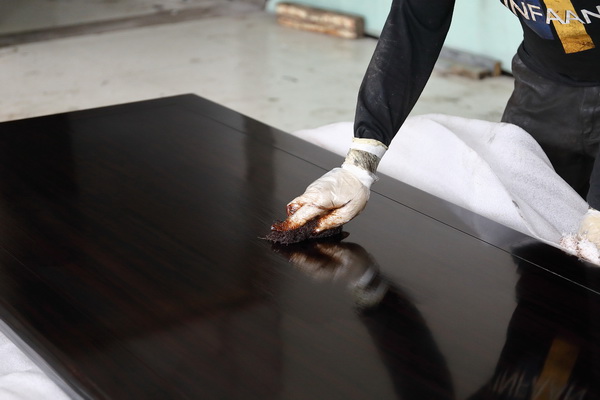 恒達(dá)木業(yè)·素創(chuàng)全線產(chǎn)品采用生漆工藝 恒達(dá)木業(yè)·素創(chuàng)全線產(chǎn)品采用生漆工藝