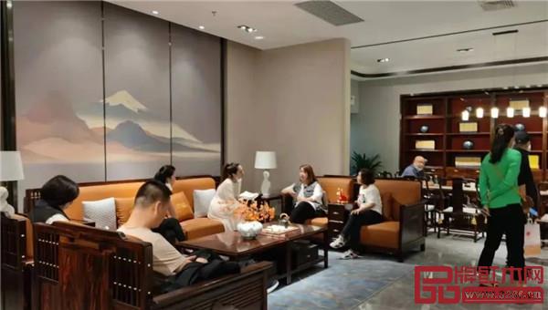 展會(huì)現(xiàn)場(chǎng) 展會(huì)現(xiàn)場(chǎng)