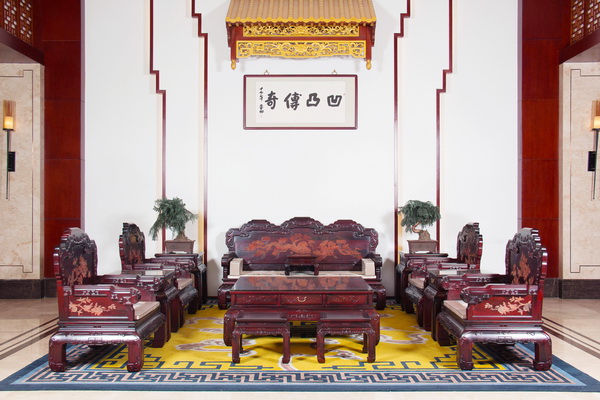 凹凸傳奇紅木：從傳統(tǒng)工藝出發(fā)，于細(xì)節(jié)處體現(xiàn)精藝