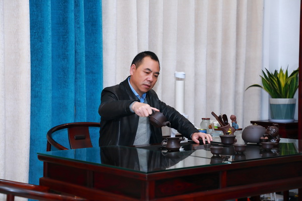 清韻紅木董事長(zhǎng)張惠虎 清韻紅木董事長(zhǎng)張惠虎