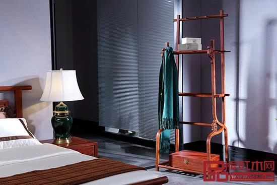 中信紅木居境系列《錦族衣帽架》(刺猬紫檀) 中信紅木居境系列《錦族衣帽架》(刺猬紫檀)