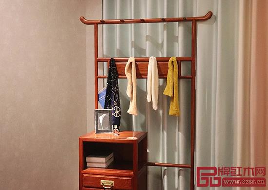 中信紅木前言系列《如意衣帽架》(大果紫檀) 中信紅木前言系列《如意衣帽架》(大果紫檀)