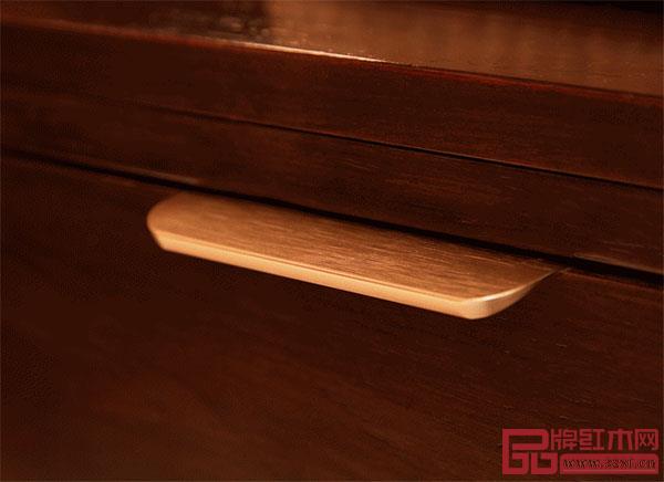 細(xì)節(jié)的搭配點(diǎn)綴，彰顯著致上定制家具的不凡品味