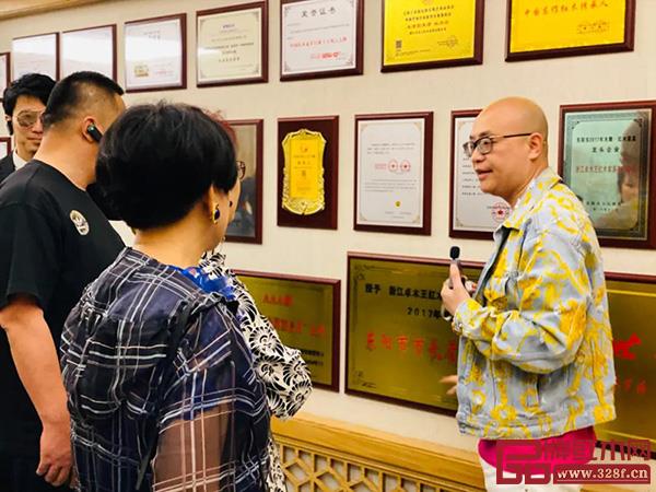 卓木王已發(fā)展成為中國紅木品牌的標(biāo)桿企業(yè) 卓木王已發(fā)展成為中國紅木品牌的標(biāo)桿企業(yè)