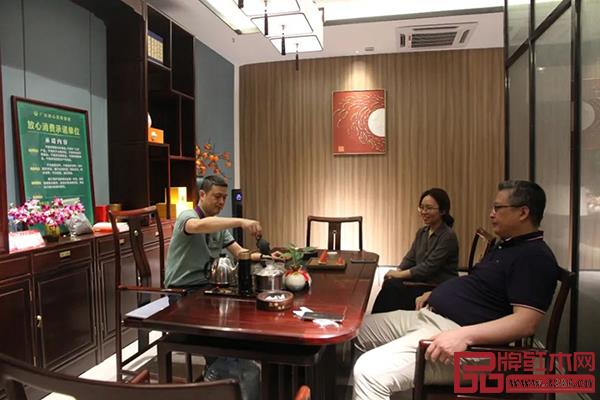 林志洪會長到訪匠峰家具 林志洪會長到訪匠峰家具