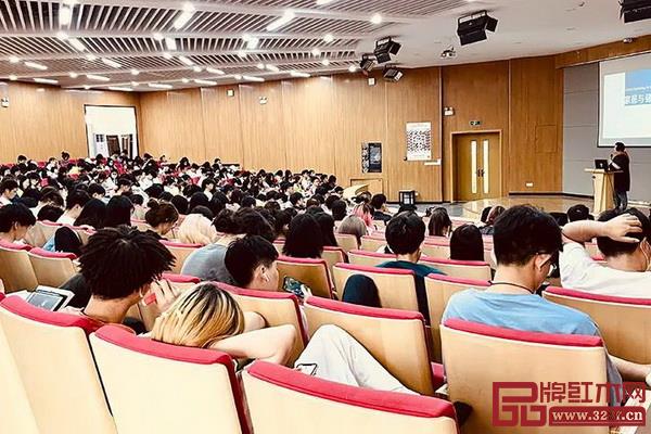 宣講現(xiàn)場座無虛席,人氣爆棚 宣講現(xiàn)場座無虛席,人氣爆棚