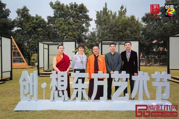 翁肖尤圍繞品牌戰(zhàn)略規(guī)劃，定期組織策劃獨(dú)有的創(chuàng)意藝術(shù)文化活動(dòng)，盡顯品牌文化格調(diào)