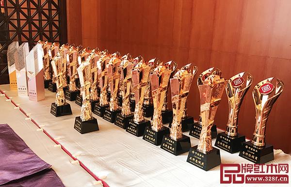 中信紅木2020年優(yōu)秀經銷商頒獎盛典舉行 中信紅木2020年優(yōu)秀經銷商頒獎盛典舉行