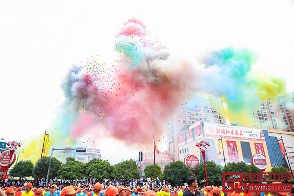 第六屆中國(guó)·花園紅木文化節(jié)開(kāi)幕式圓滿(mǎn)舉行 第六屆中國(guó)·花園紅木文化節(jié)開(kāi)幕式圓滿(mǎn)舉行