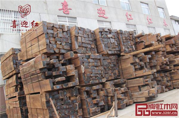 喜迎紅紅木 喜迎紅紅木