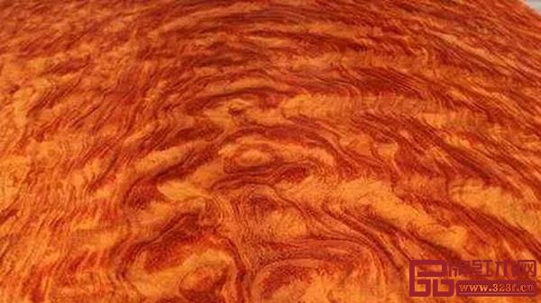 巴花木材具光澤,紋理交錯(cuò)明顯 巴花木材具光澤,紋理交錯(cuò)明顯