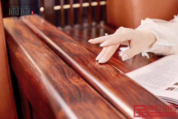 閑適紅木黑酸枝有致沙發(fā)細(xì)節(jié)圖 閑適紅木黑酸枝有致沙發(fā)細(xì)節(jié)圖