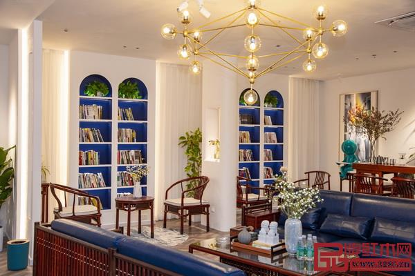 紅古軒有閑書吧內(nèi)景 紅古軒有閑書吧內(nèi)景