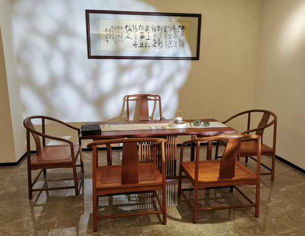 地天泰集團(tuán)新品“國(guó)雅茶臺(tái)”款式豐富