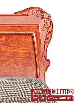 卷草紋延綿不斷，寓意著生生不息