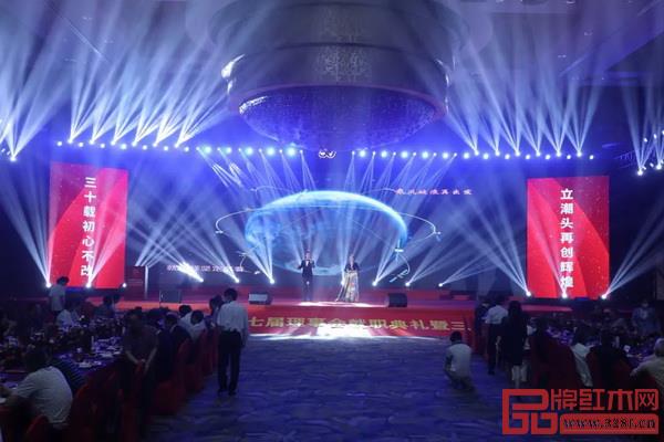 廣東省家具協(xié)會第七屆理事會就職典禮暨三十周年慶典隆重舉行