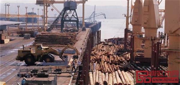 木材進(jìn)口管制升級導(dǎo)致國內(nèi)市場供需矛盾日益突出,漲價(jià)已成必然,但繼續(xù)上升的空間不大 木材進(jìn)口管制升級導(dǎo)致國內(nèi)市場供需矛盾日益突出,漲價(jià)已成必然,但繼續(xù)上升的空間不大