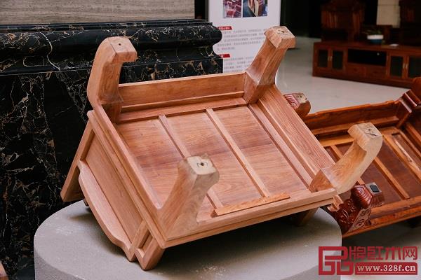 雅宋紅木每件產(chǎn)品里外如一,一樣好 雅宋紅木每件產(chǎn)品里外如一,一樣好