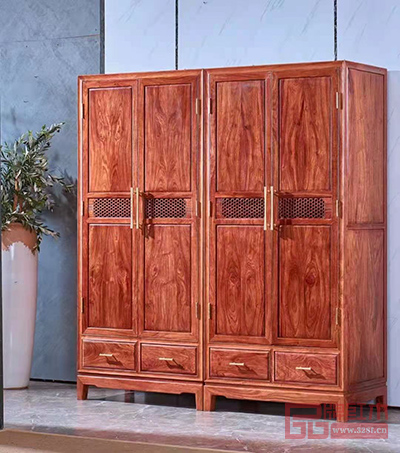 水工坊紅木致力打造高性價(jià)比的紅木家具,讓紅木家具走進(jìn)千家萬(wàn)戶,更多人能享受中式雅致生活,傳承紅木文化 水工坊紅木致力打造高性價(jià)比的紅木家具,讓紅木家具走進(jìn)千家萬(wàn)戶,更多人能享受中式雅致生活,傳承紅木文化