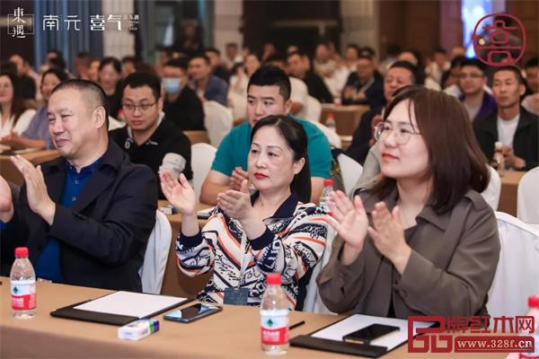 所有經(jīng)銷商齊聚東磁大廈參加新品發(fā)布盛典 所有經(jīng)銷商齊聚東磁大廈參加新品發(fā)布盛典