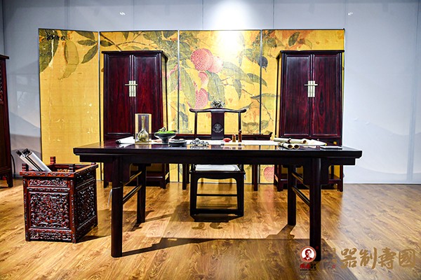 國壽制器品牌打造全方位居住空間,涵蓋客廳、餐廳、臥室和書房 國壽制器品牌打造全方位居住空間,涵蓋客廳、餐廳、臥室和書房